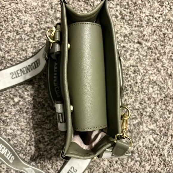 Steve Madden Crossbody Bag - Picture 3 of 8